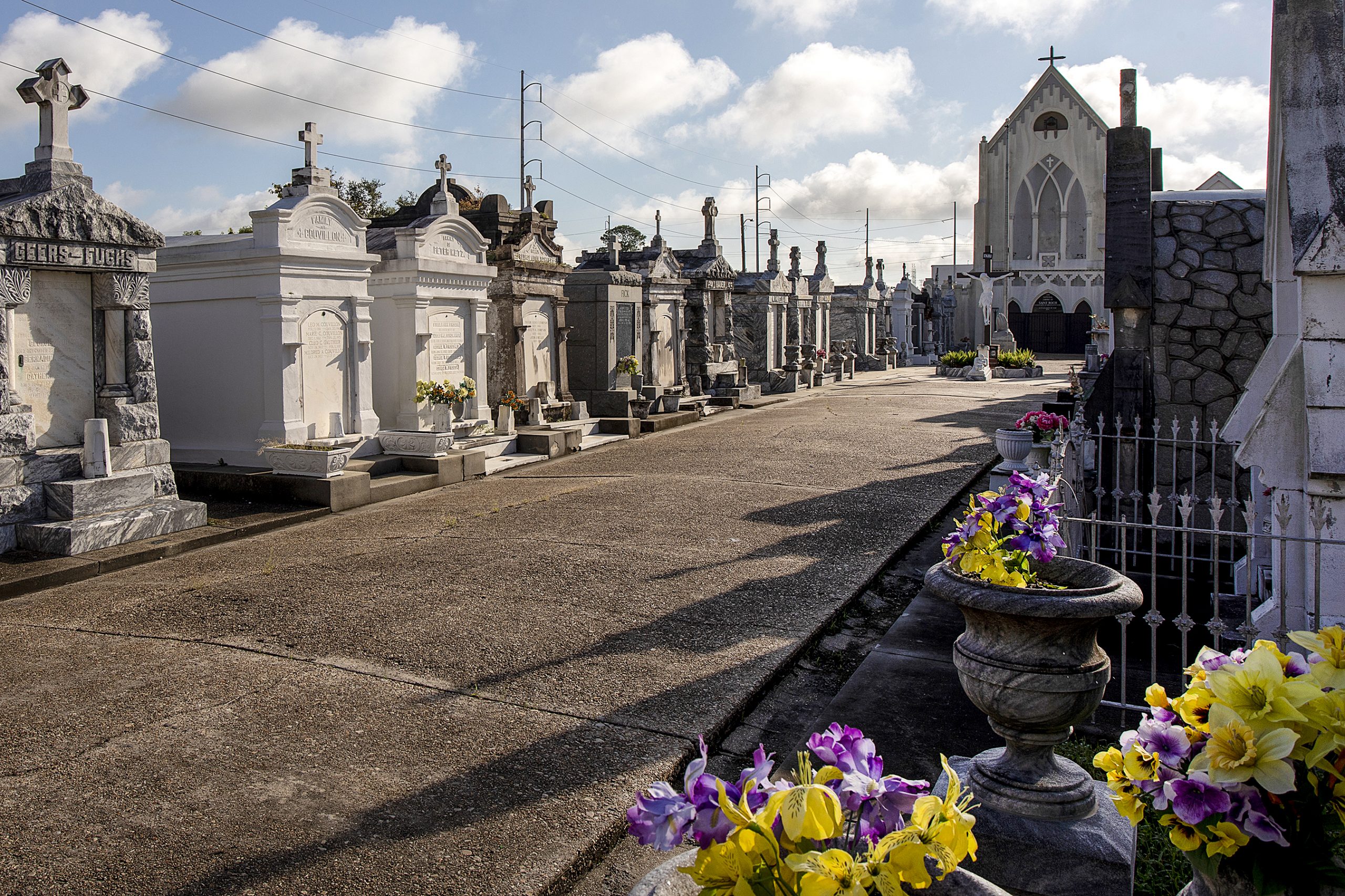 tourism new orleans cemeteries