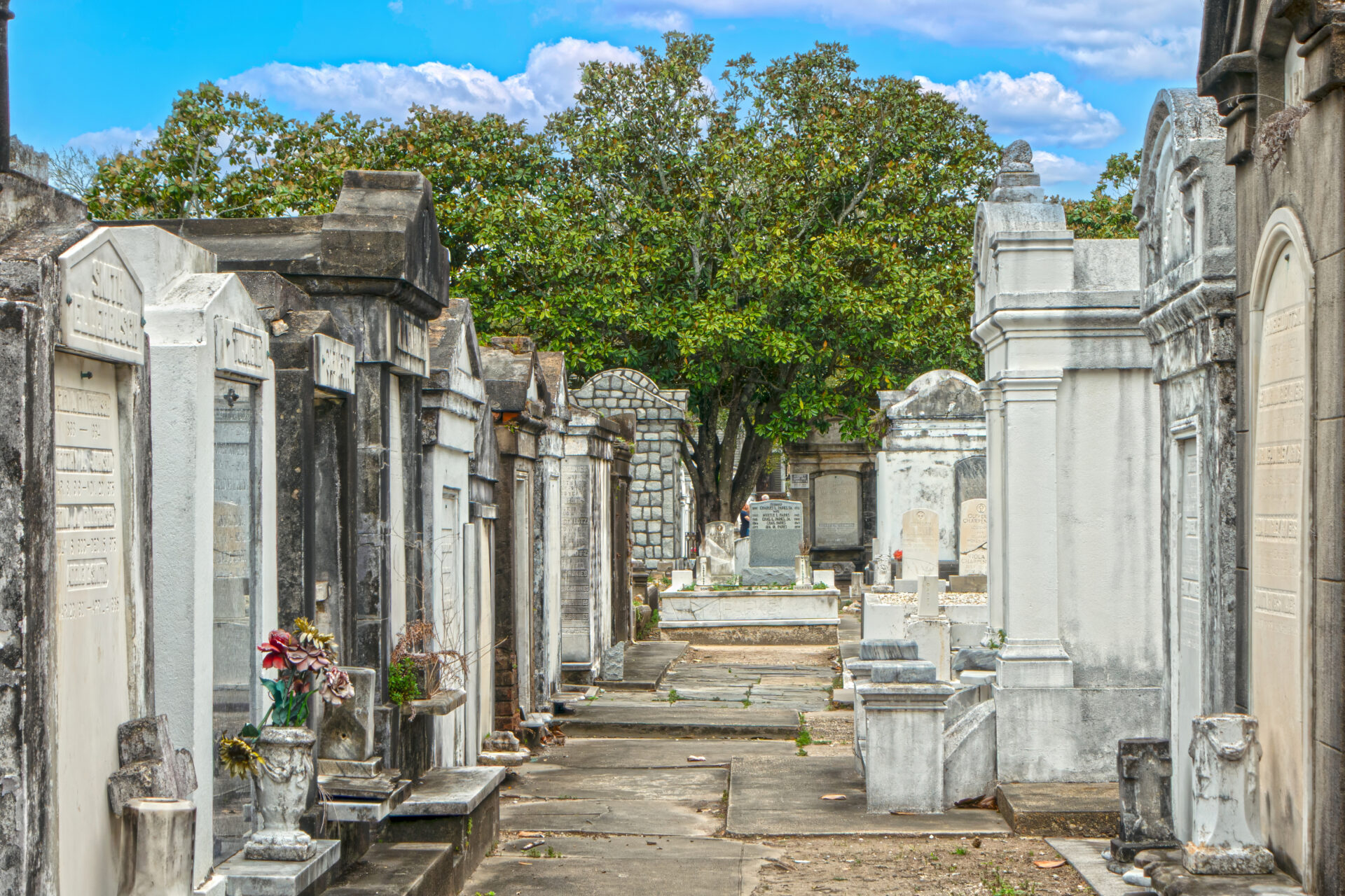Row of gravesites in St. Louis Cemetery No. 3