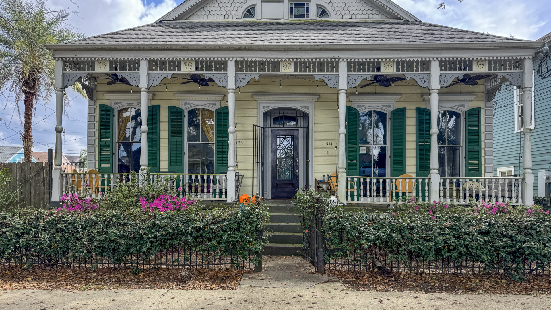 5 bay center hall cottage. Home of Mary McCarthy & Brad Walton